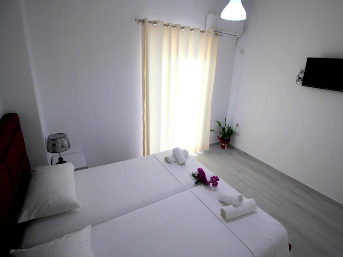 Gusto Di Casa Hotel Sarandë Esterno foto