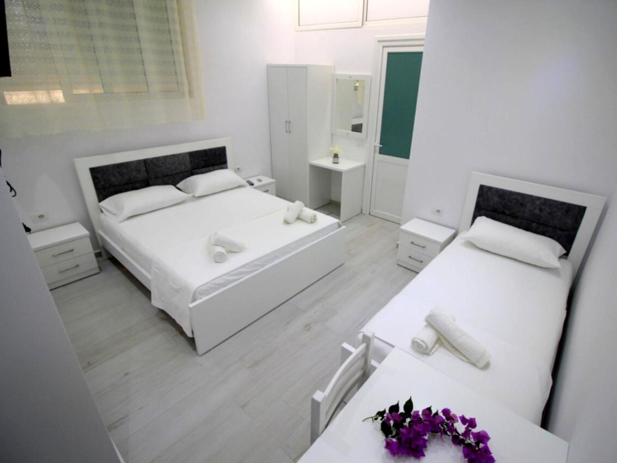 Gusto Di Casa Hotel Sarandë Esterno foto