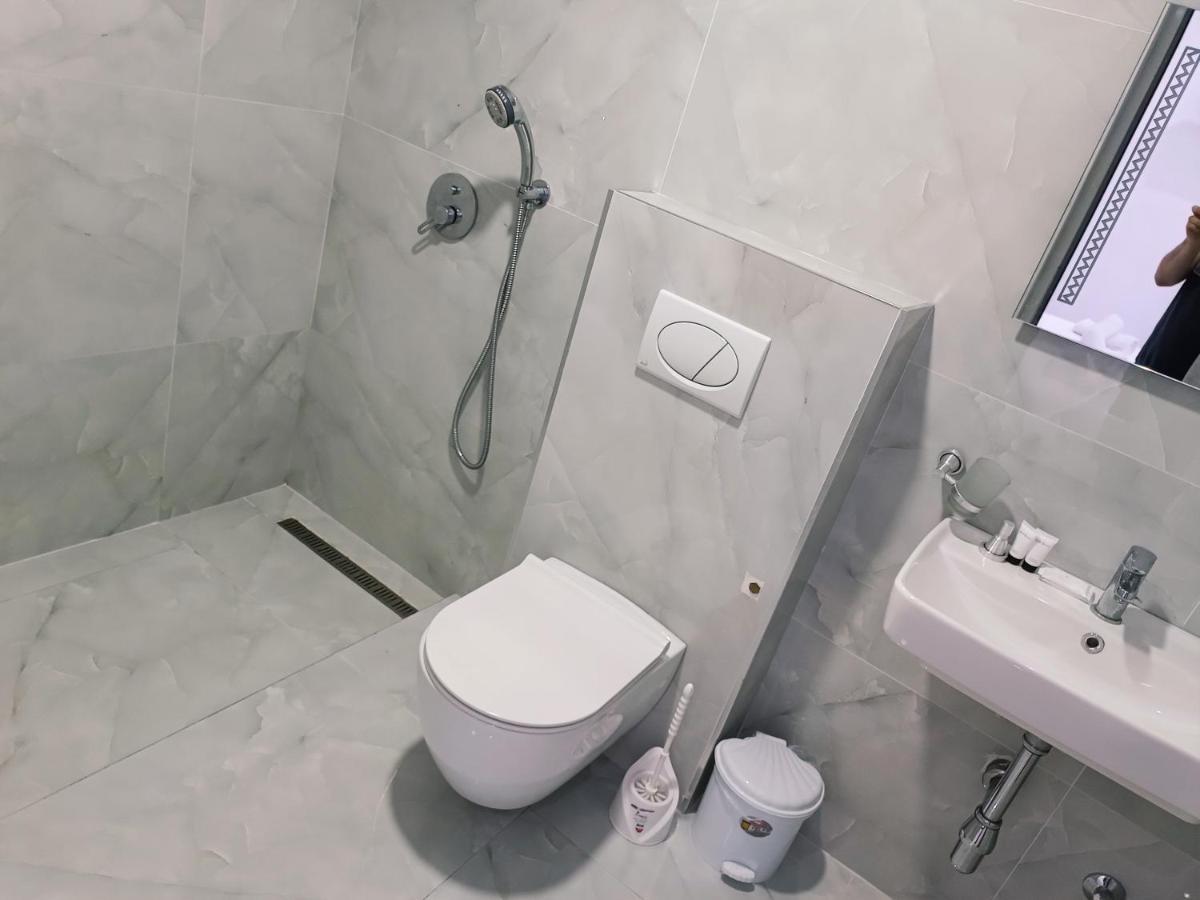 Gusto Di Casa Hotel Sarandë Esterno foto